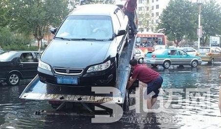 雨天如何正確的涉水開車