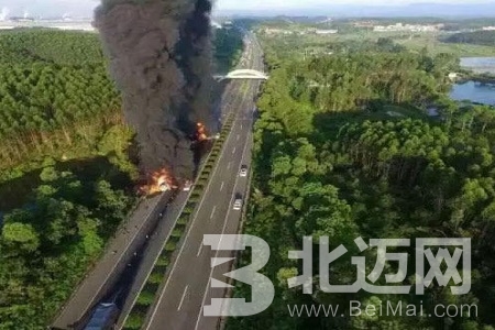 油罐車高速爆炸