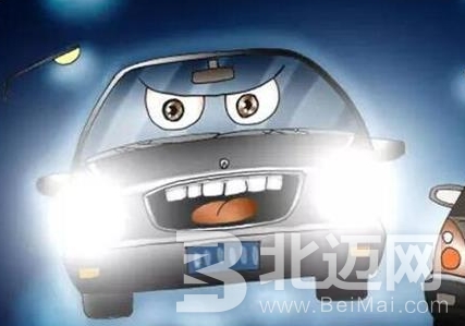 開(kāi)車被遠(yuǎn)光燈晃該怎么辦