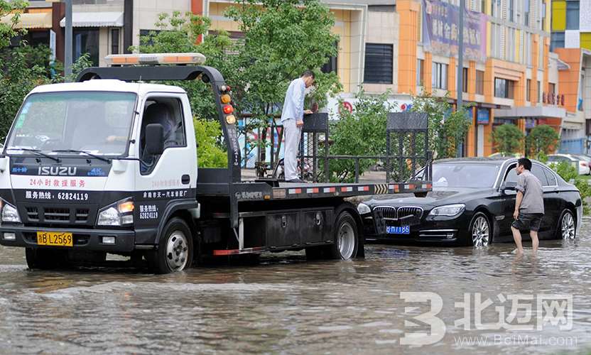 汽車涉水